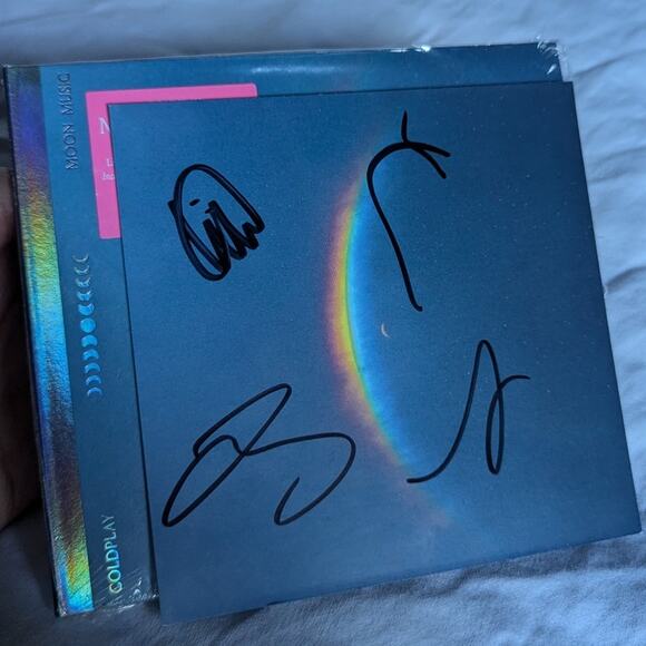 Coldplay Moon Music Signed CD Limited First Edition First Eco Rainbow EcoCD - Picture 2 of 12